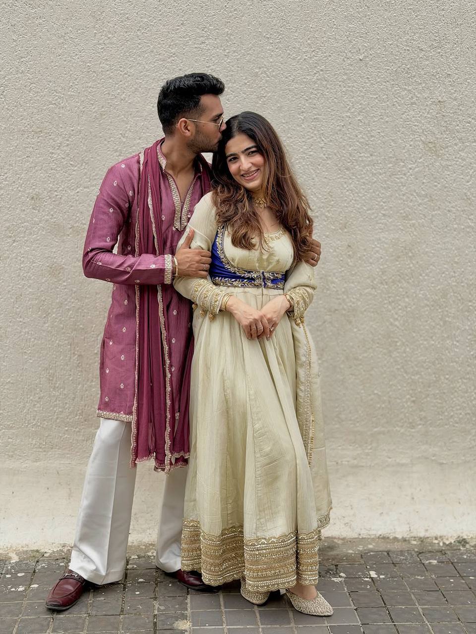 Cream Embroidery Chinon Silk Kurta Set