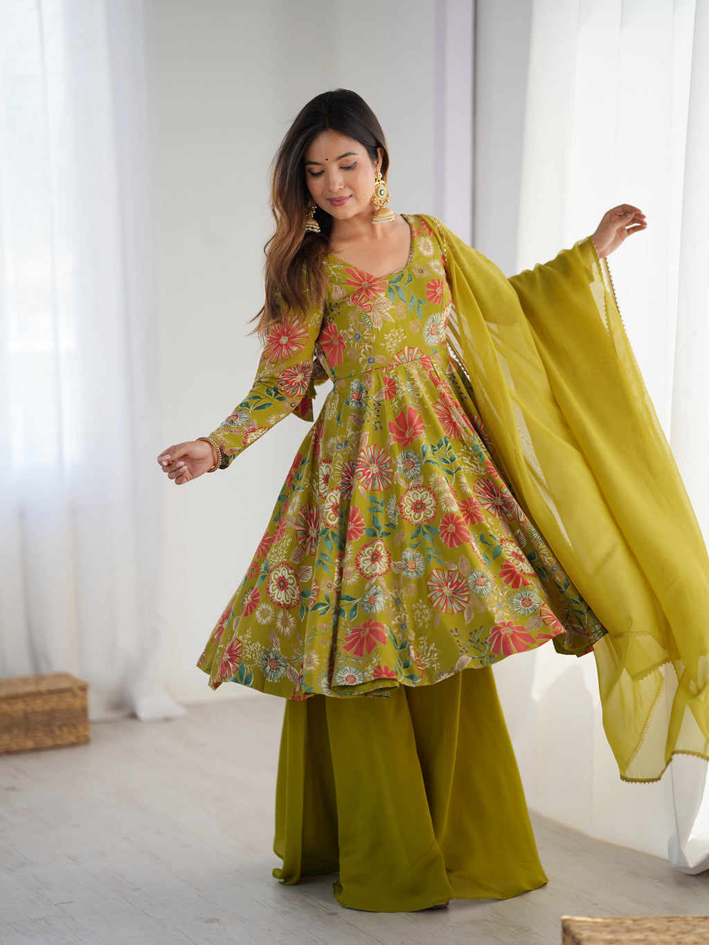 Mahendi romansilk chanderi Sharara Set