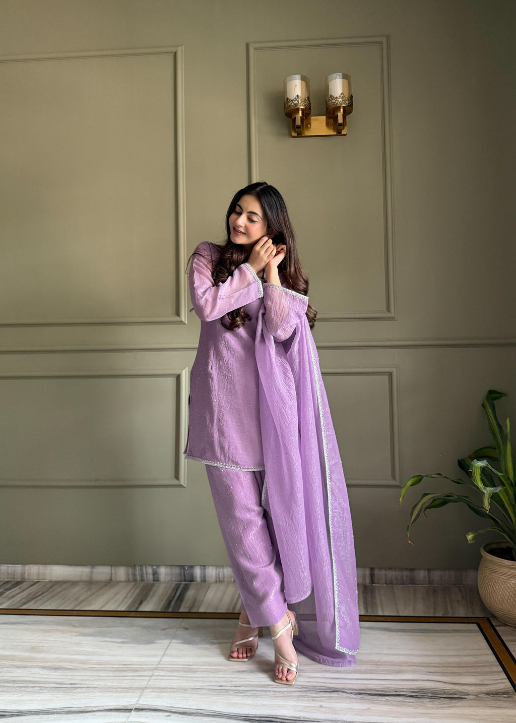 Violent Crunchy Silk Fabric With Siroski Work Kurta Set