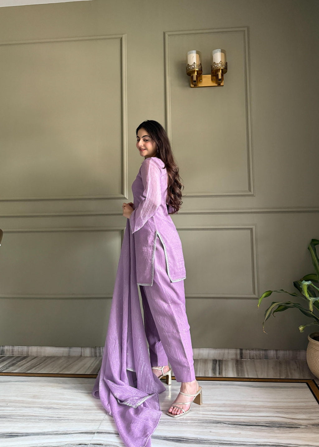 Violent Crunchy Silk Fabric With Siroski Work Kurta Set