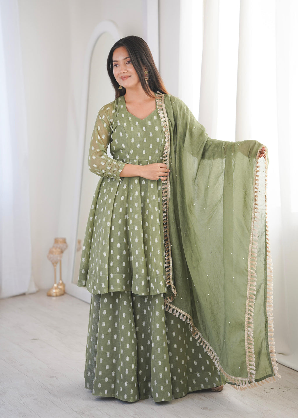 Pista Heavy Crunchy Silk Jacquard Butti Suit Set