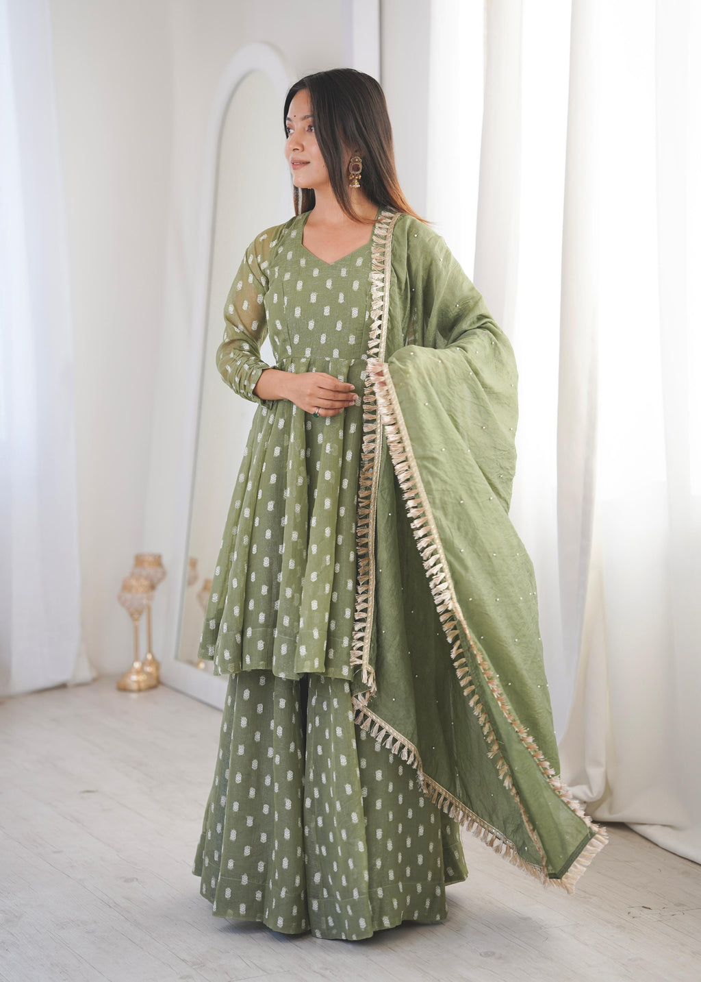 Pista Heavy Crunchy Silk Jacquard Butti Suit Set