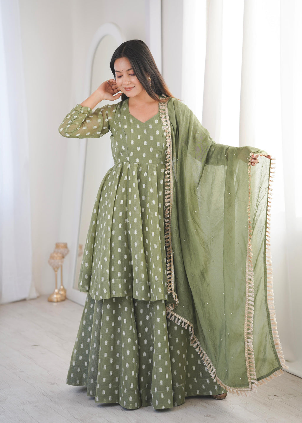 Pista Heavy Crunchy Silk Jacquard Butti Suit Set