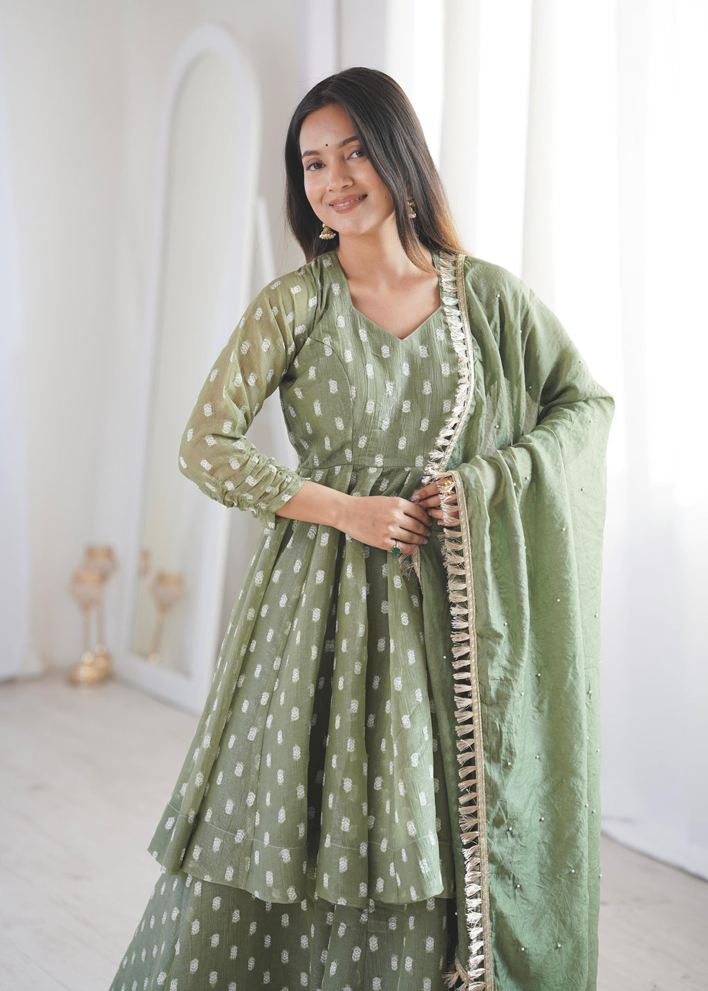 Pista Heavy Crunchy Silk Jacquard Butti Suit Set