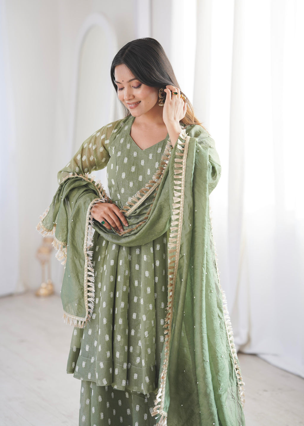 Pista Heavy Crunchy Silk Jacquard Butti Suit Set