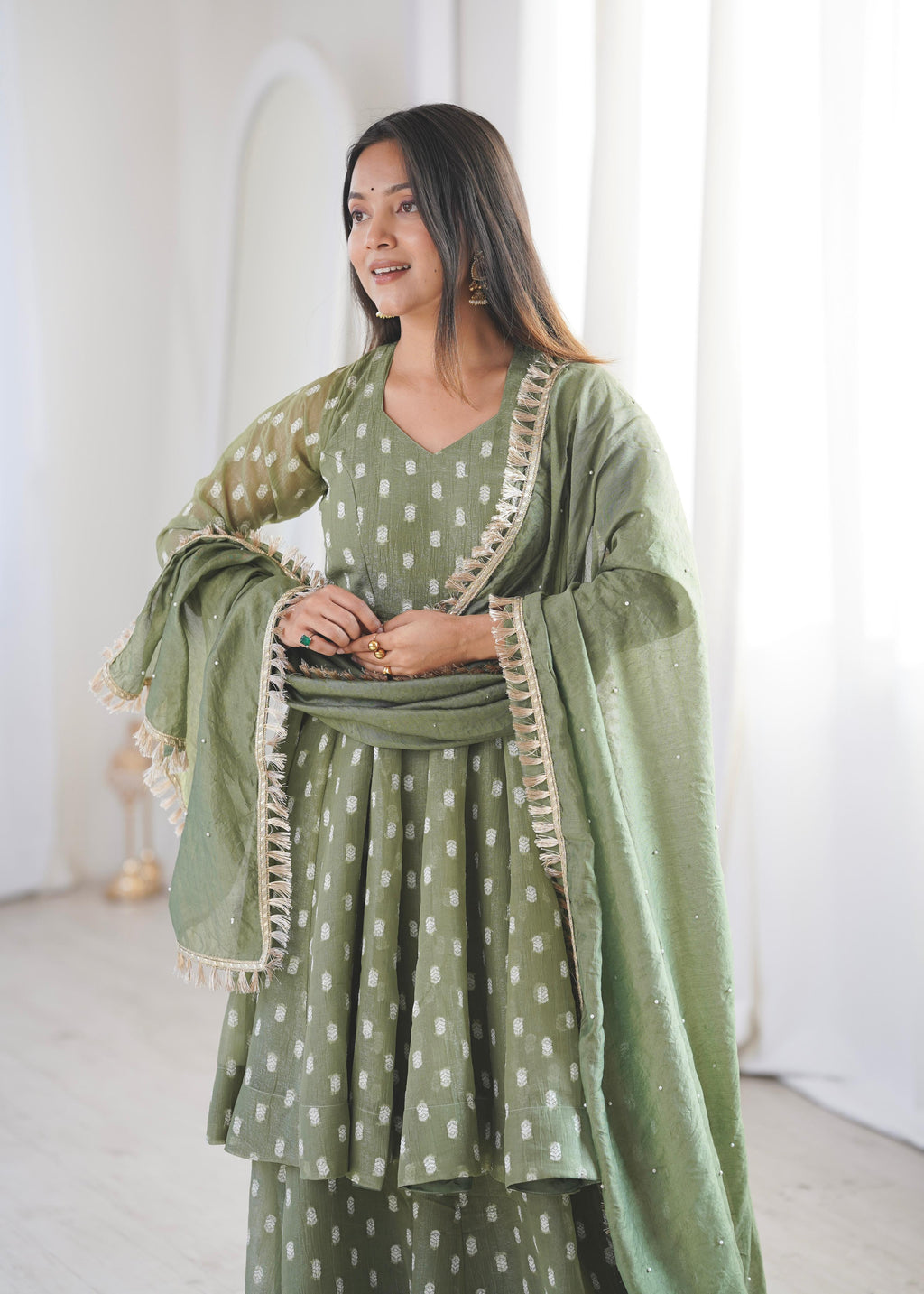 Pista Heavy Crunchy Silk Jacquard Butti Suit Set