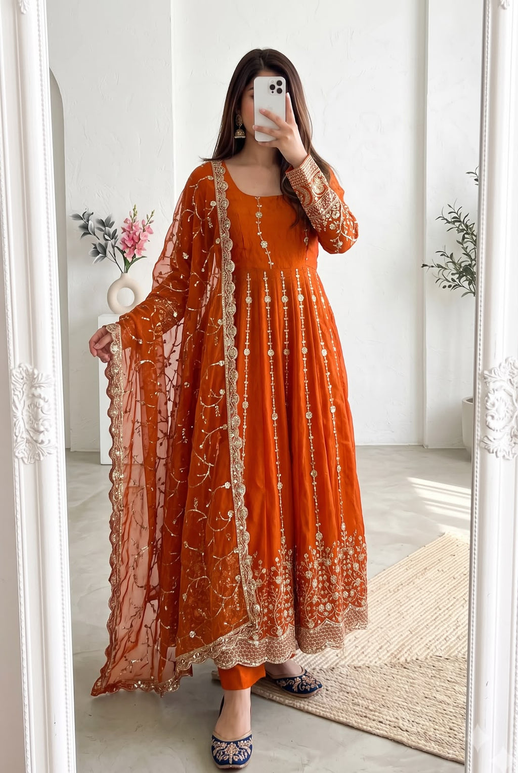 Mahima Tredning Fandy Silk Embroidery Anarkali