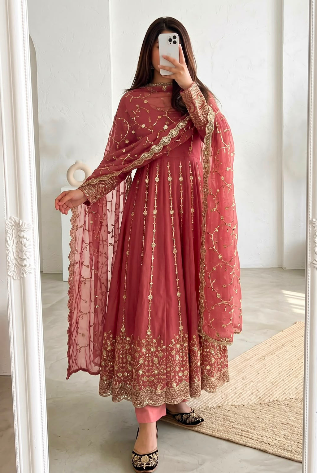 Mahima Tredning Fandy Silk Embroidery Anarkali