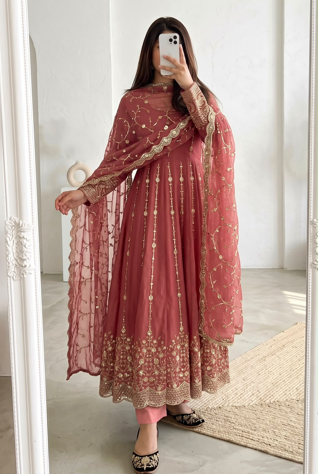 Mahima Tredning Fandy Silk Embroidery Anarkali