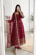 Mahima Tredning Fandy Silk Embroidery Anarkali