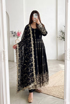 Mahima Tredning Fandy Silk Embroidery Anarkali